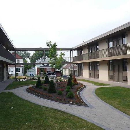 Niagara Plaza Hotel By Fairbridge Luaran gambar